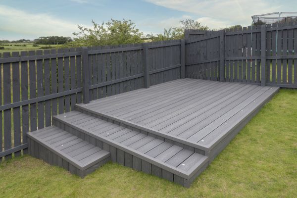 Vinyl Deck Construction in Evanston