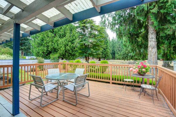 Deck Carpentry Service in Evanston